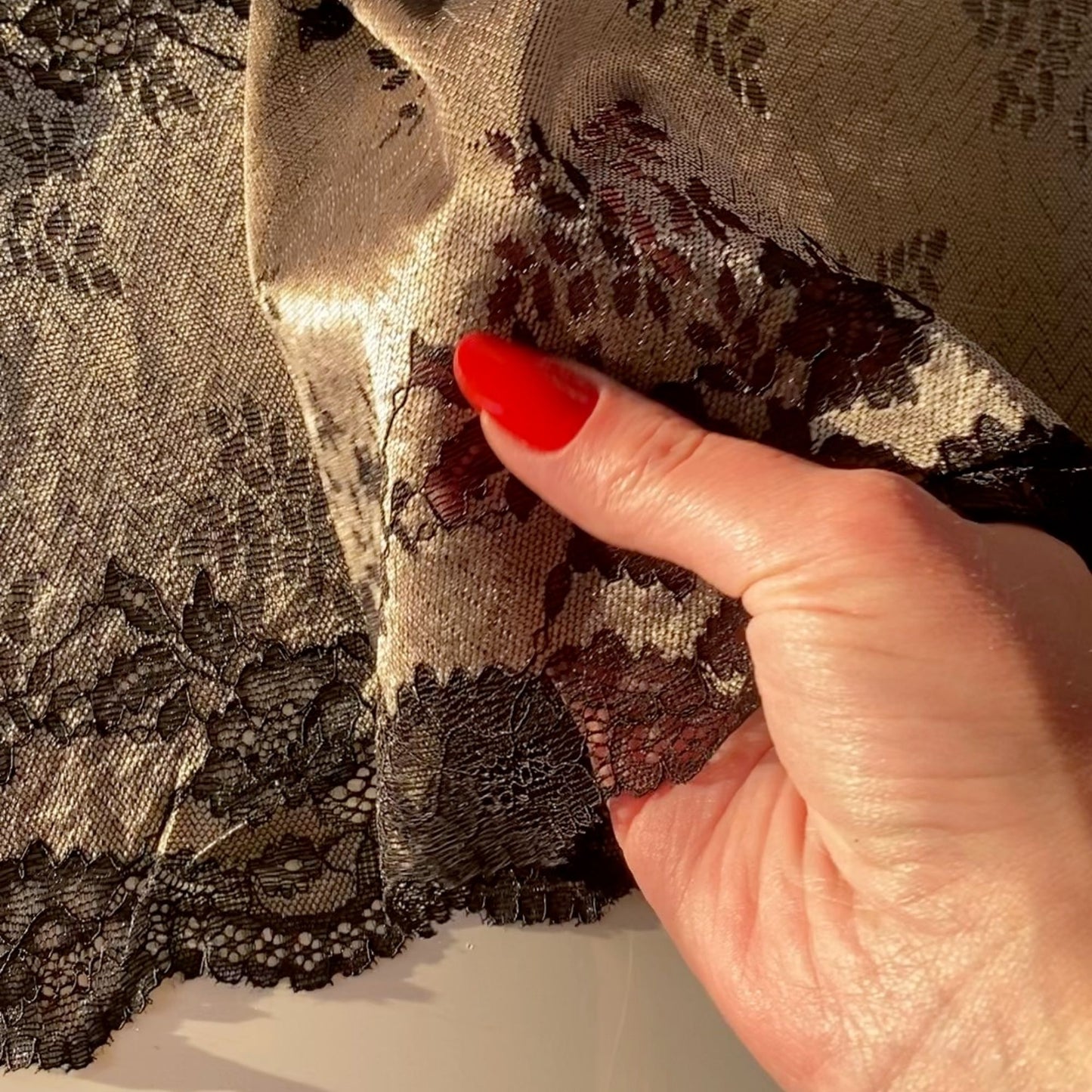 Dentelle - Cinematic