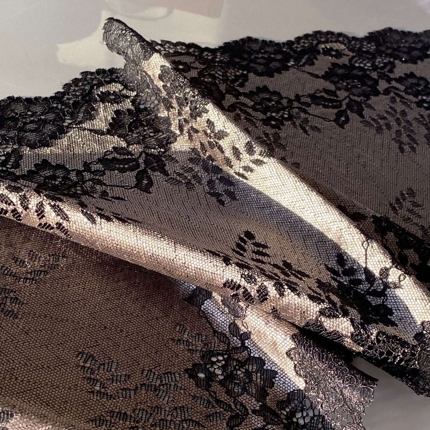 Dentelle - Cinematic