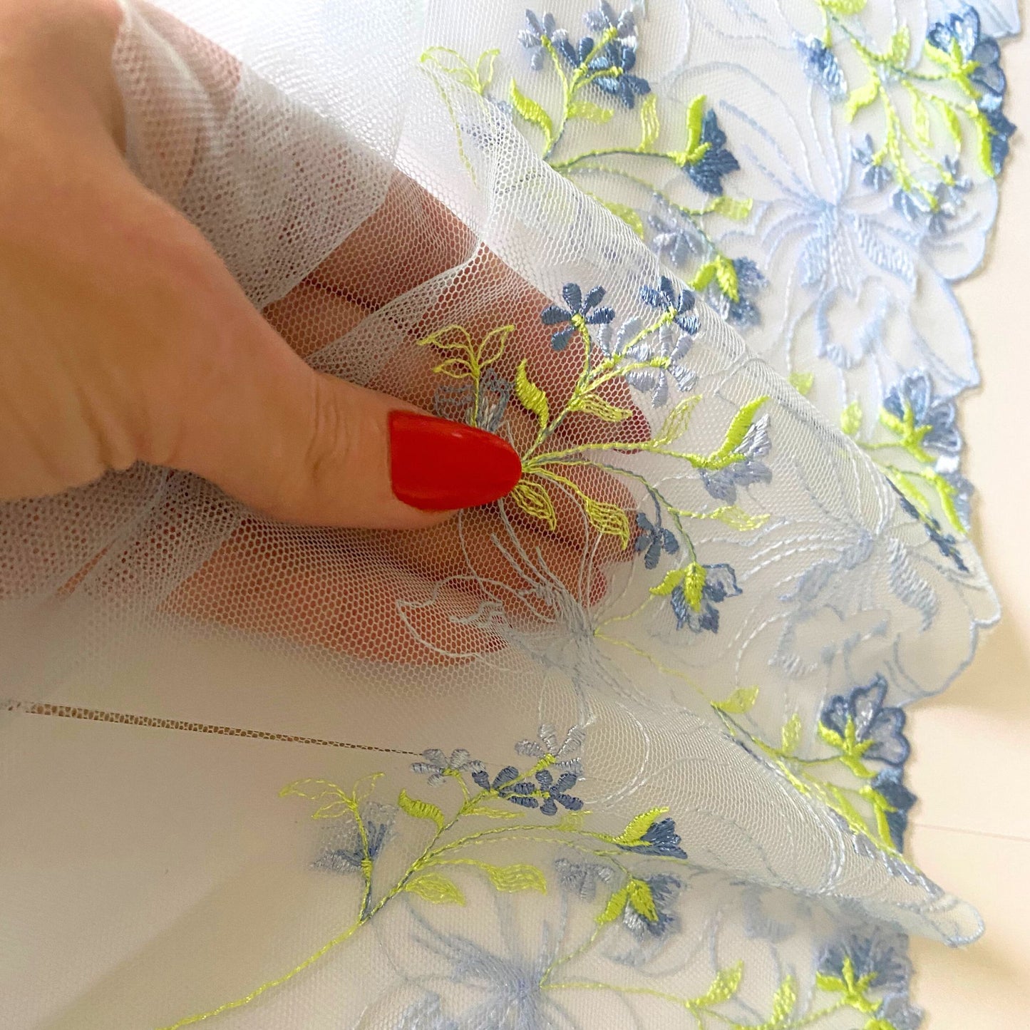 Tulle brodé - Winter Electric